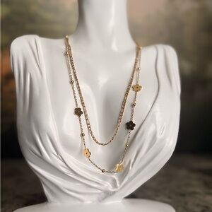 Elegant Gold Flower Necklace